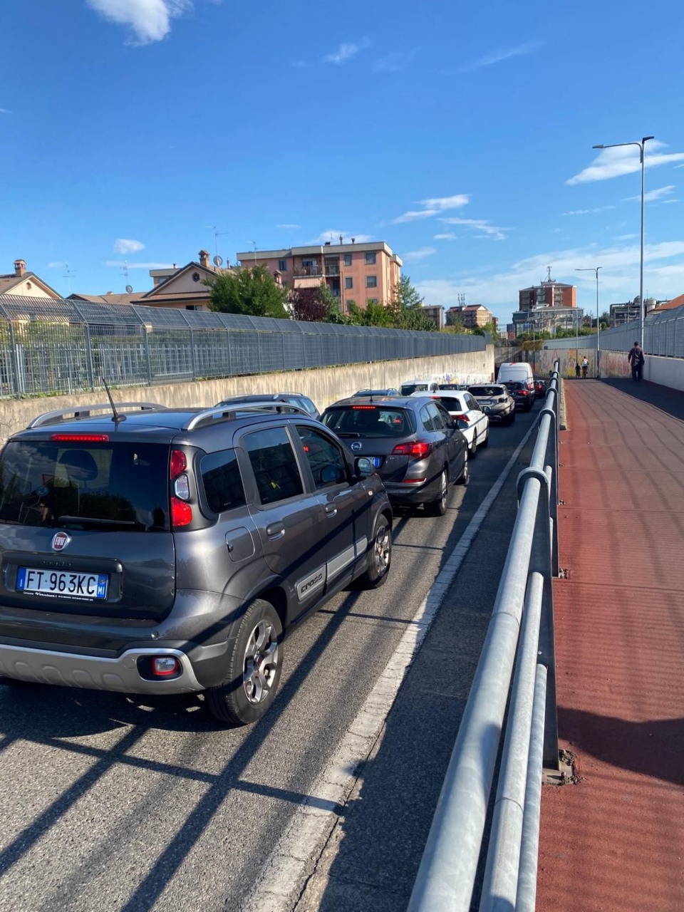 Ponte degli specchietti chiuso, città invasa dal traffico: “Allo studio una soluzione”