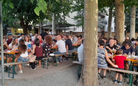 In quattrocento alla Pastasciutta antifascista al Circolo Angelo Barzago