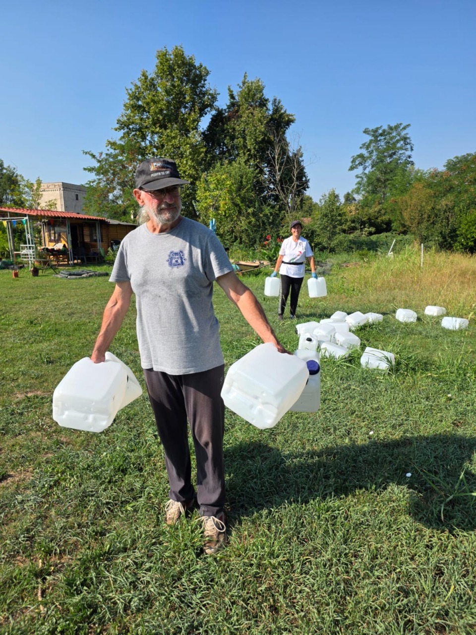 “Annaffiatori selvaggi”, task force di volontari per proteggere le piante dal caldo estremo