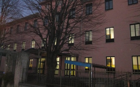 Tre classi a orario prolungato e una a tempo normale. Il Comune chiede chiarimenti all’Ufficio scolastico regionale