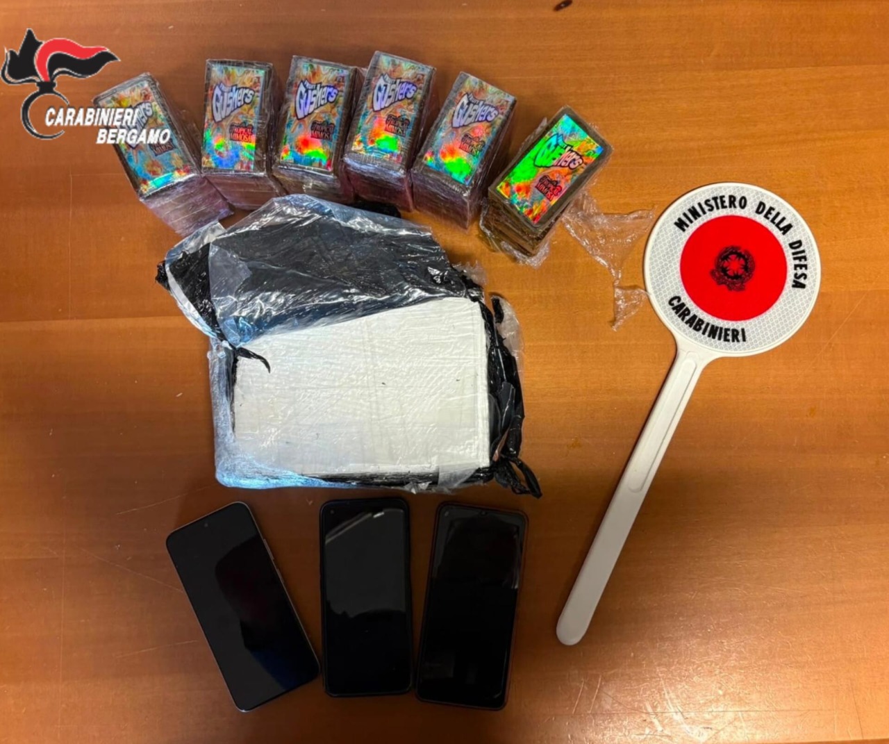 Blitz dei Carabinieri sulla Provinciale: due cittadini fermati con 1,17 kg di cocaina e 3 kg di hashish