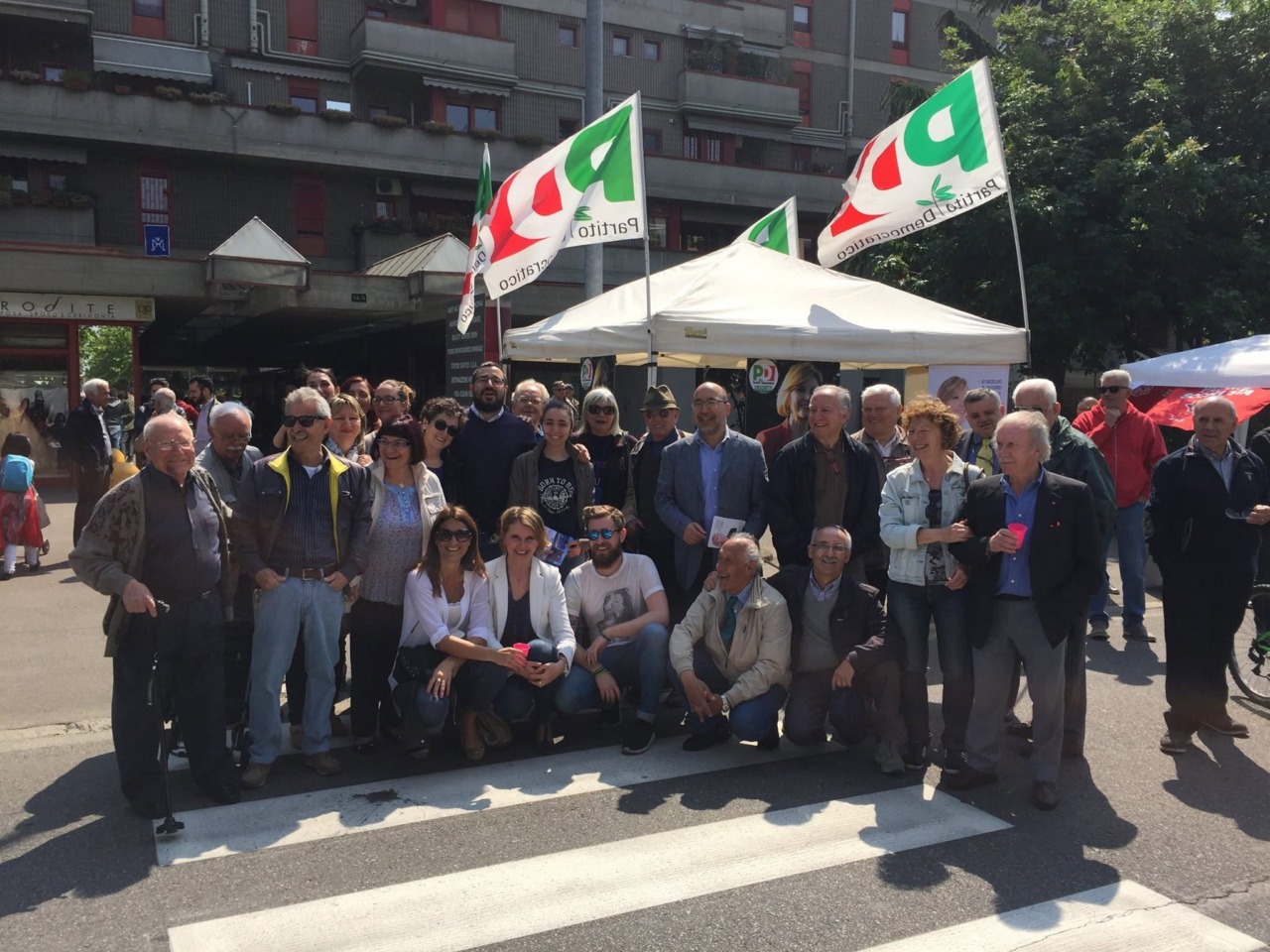 La città piange il compagno Michele: politico impegnato in mezzo alla gente