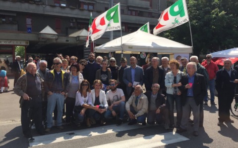 La città piange il compagno Michele: politico impegnato in mezzo alla gente