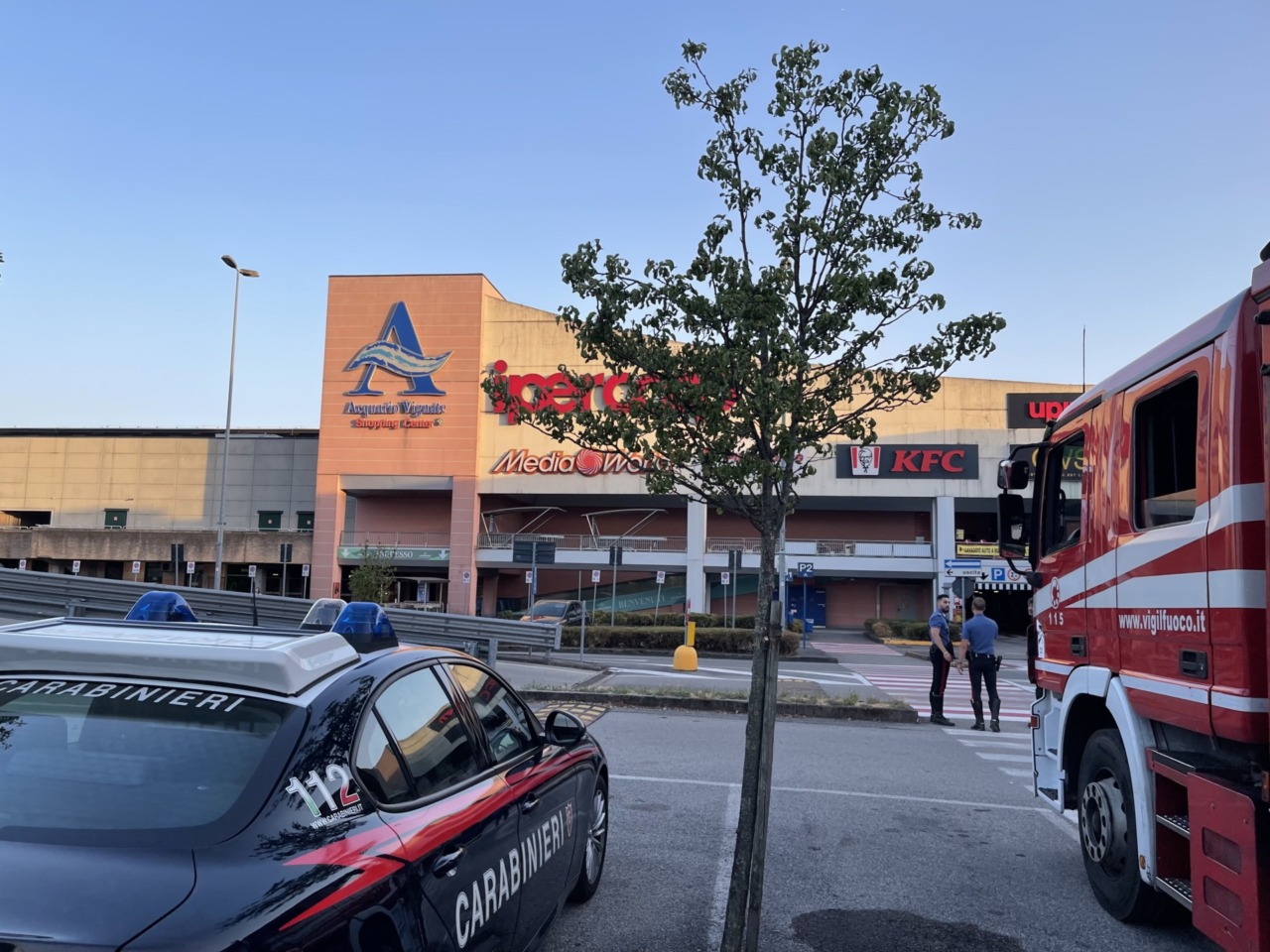 Allarme bomba anche all’Acquario di Vignate, evacuato il centro commerciale