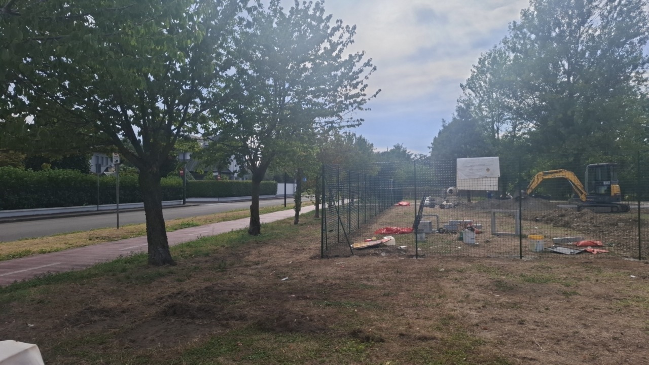 Restyling per le aree cani in città: recinzioni più alte e due nuovi spazi a Lavanderie e Rovagnasco