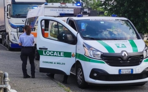 Ciclista investito da un’auto finisce al Pronto soccorso