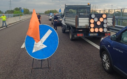 Tecnici al lavoro per calibrare gli autovelox sulle Provinciali in vista dell’accensione