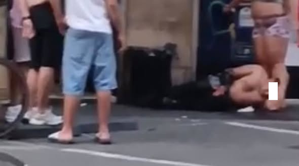 Pugni e coltellate in strada, due feriti: intervento dei Carabinieri e del 118
