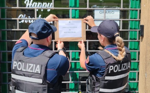 Spaccio, risse e degrado in zona: il questore chiude un negozio di monopattini