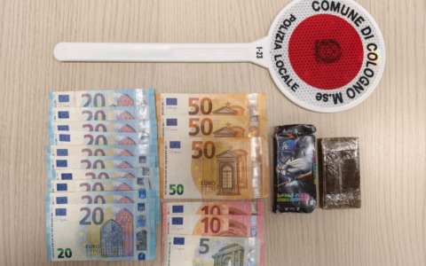 Spacciatore inseguito a piedi per 400 metri: nei guai un 20enne