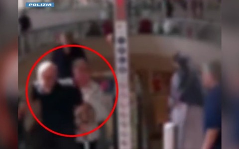 Borseggiatori derubano un 69enne in Stazione Centrale: arrestati dalla Polfer