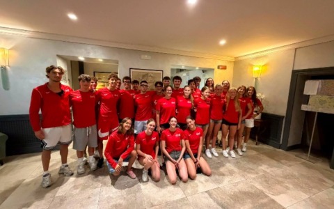 Le Rane Rosse “saltano” sui podi e fanno incetta di medaglie ai Campionati italiani di nuoto