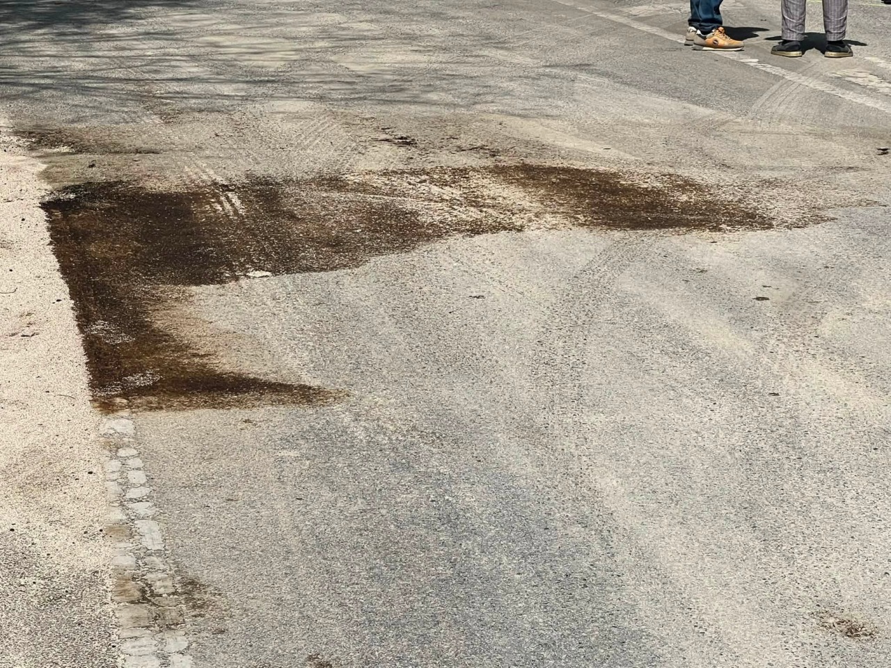 Asfalto danneggiato nell’incidente: viale Edison resterà chiuso fino a lunedì sera