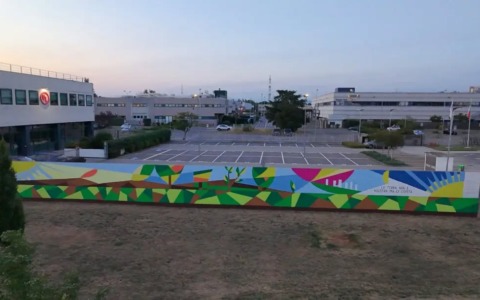 Un grande murales nel parco per celebrare la natura