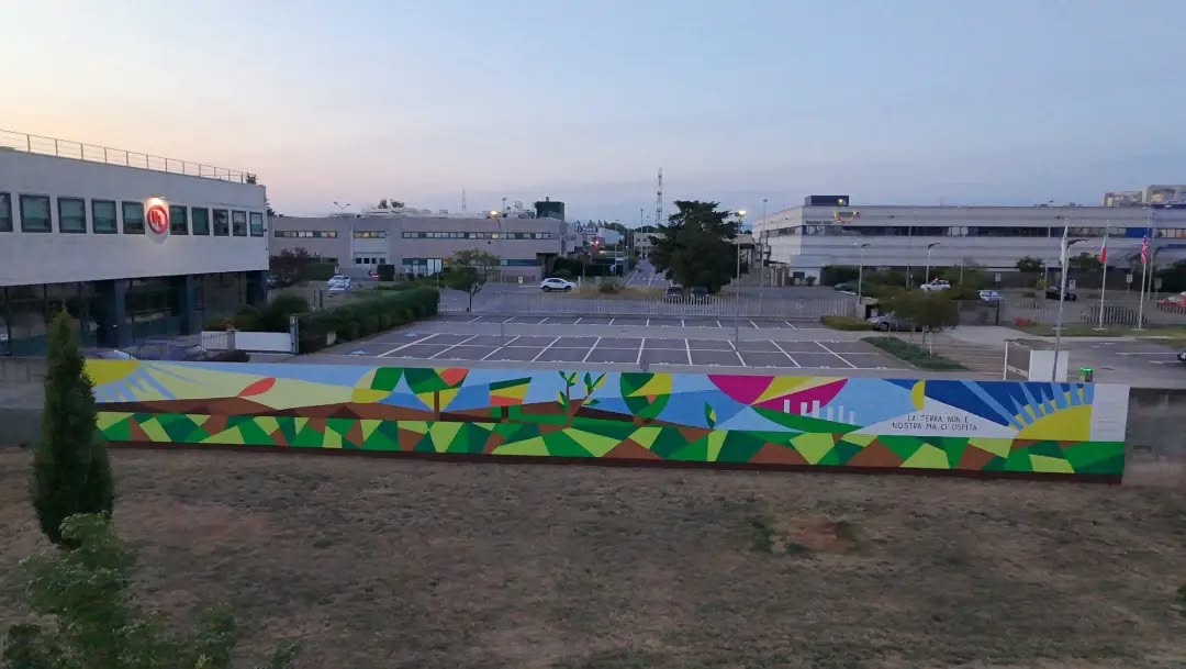 Un grande murales nel parco per celebrare la natura