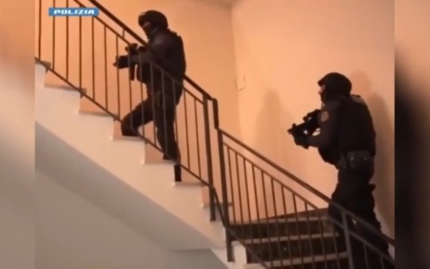 Armi da guerra ed esplosivi: membro di un’organizzazione criminale turca estradato dai Paesi Bassi