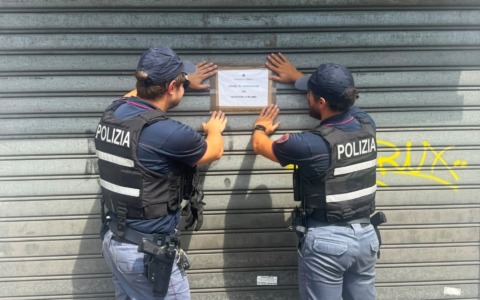 Riciclaggio di denaro sporco: la Polizia chiude una sala scommesse