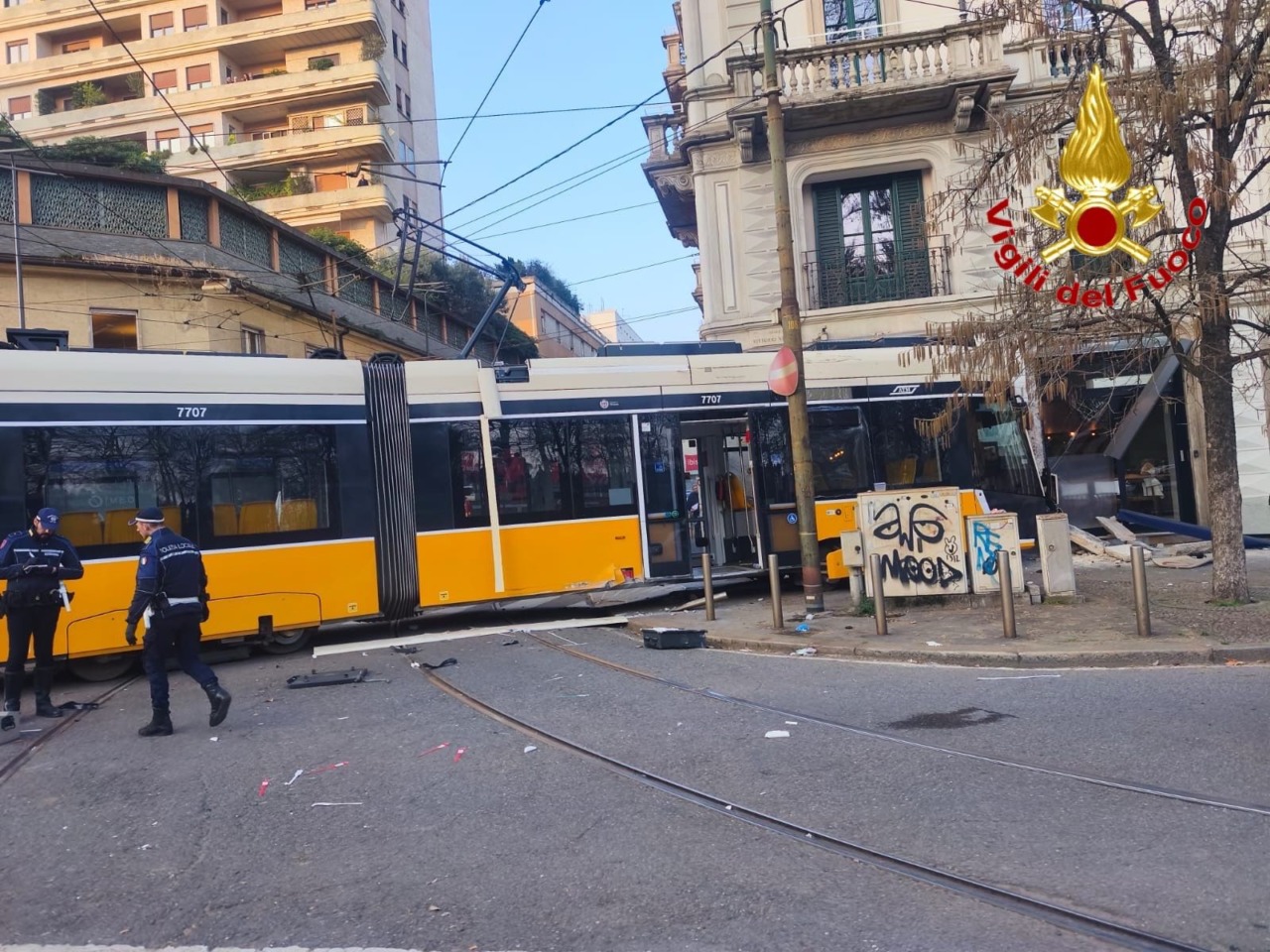Tram deragliato a Milano: “Nessuna negligenza, svenimento dopo dentista, digiuno e trauma al piede”