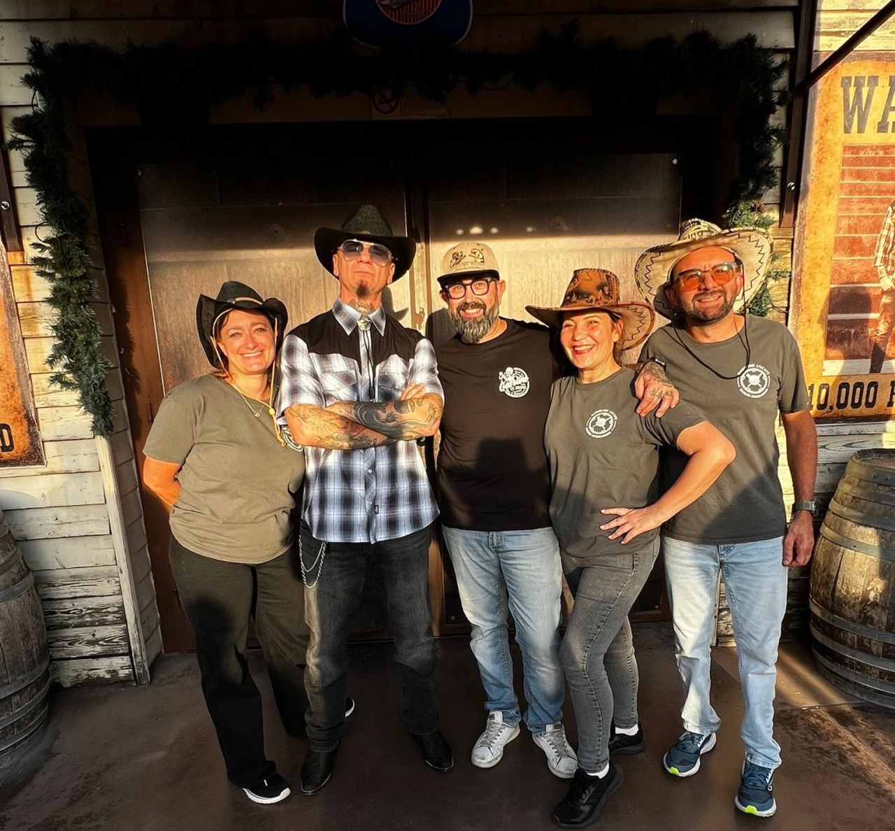 J-Ax sceglie la Martesana per presentare il nuovo album: party country al Gasoline