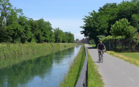 “In bici contro la guerra”: PedalaMartesana organizza una pedalata fino a Milano per la Palestina