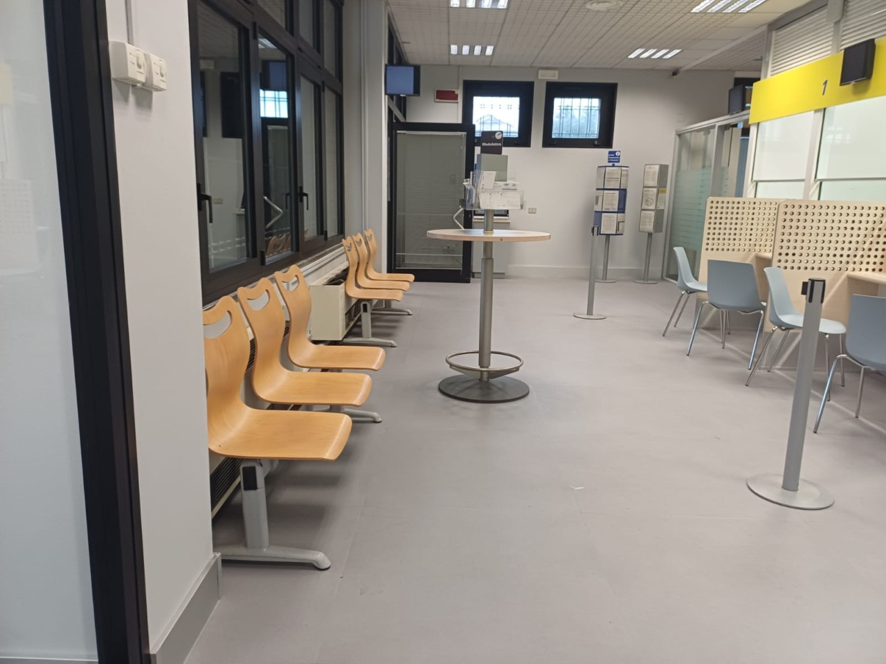 Dopo i lavori di ammodernamento riapre l’ufficio postale di Bussero