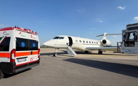 Soccorso aereo salvavita: atterra a Linate una bimba di quattro anni bisognosa di cure