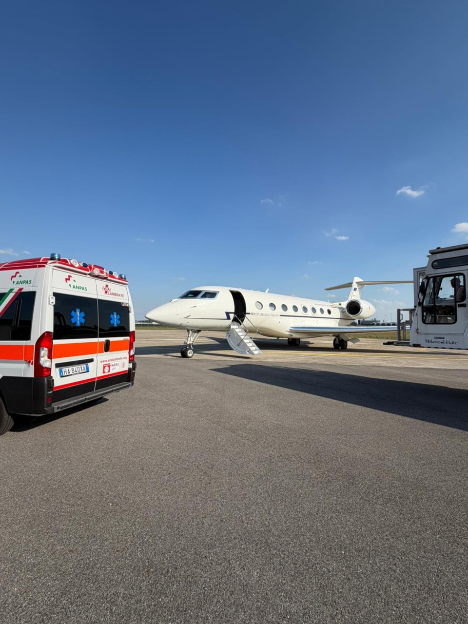 Soccorso aereo salvavita: atterra a Linate una bimba di quattro anni bisognosa di cure