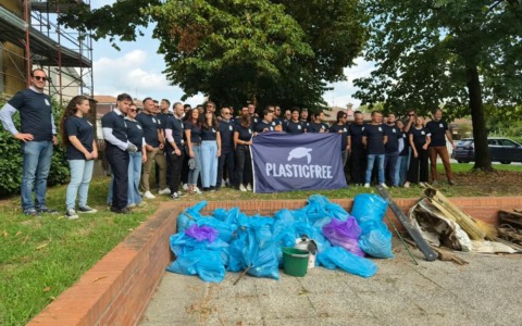 50 dipendenti di Kersia scendono in strada per il plogging: raccolti 70 kg di rifiuti