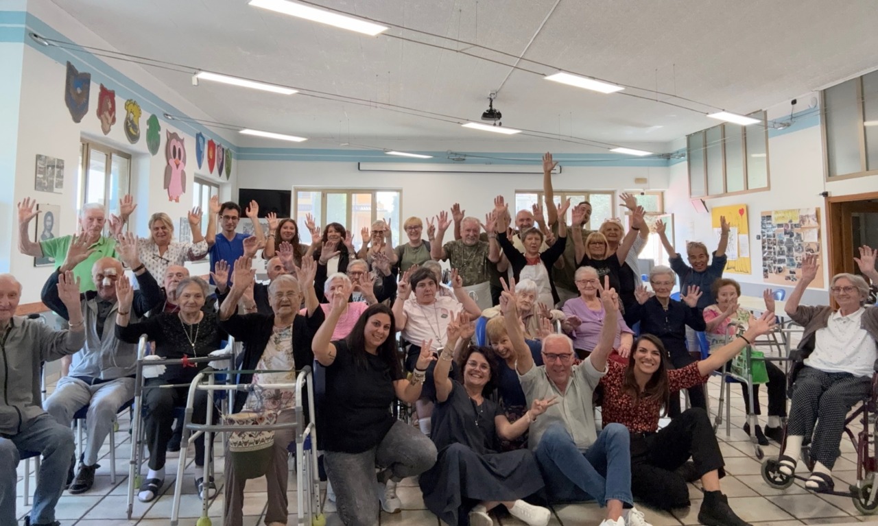 Un pranzo speciale con la comunità per la Rsa I Fontanili in oratorio a Rodano