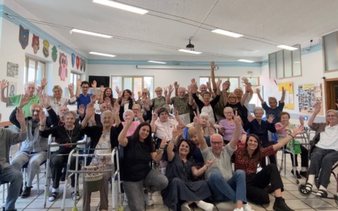 Un pranzo speciale con la comunità per la Rsa I Fontanili in oratorio a Rodano