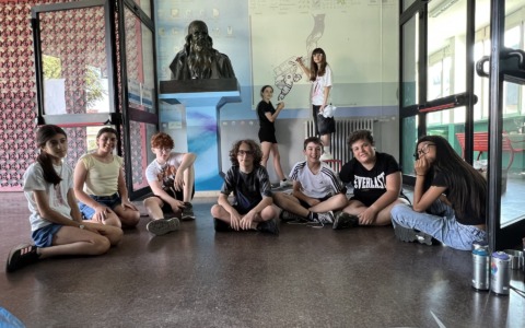 Alla Rita Levi Montalcini il futuro si racconta… sui muri di scuola