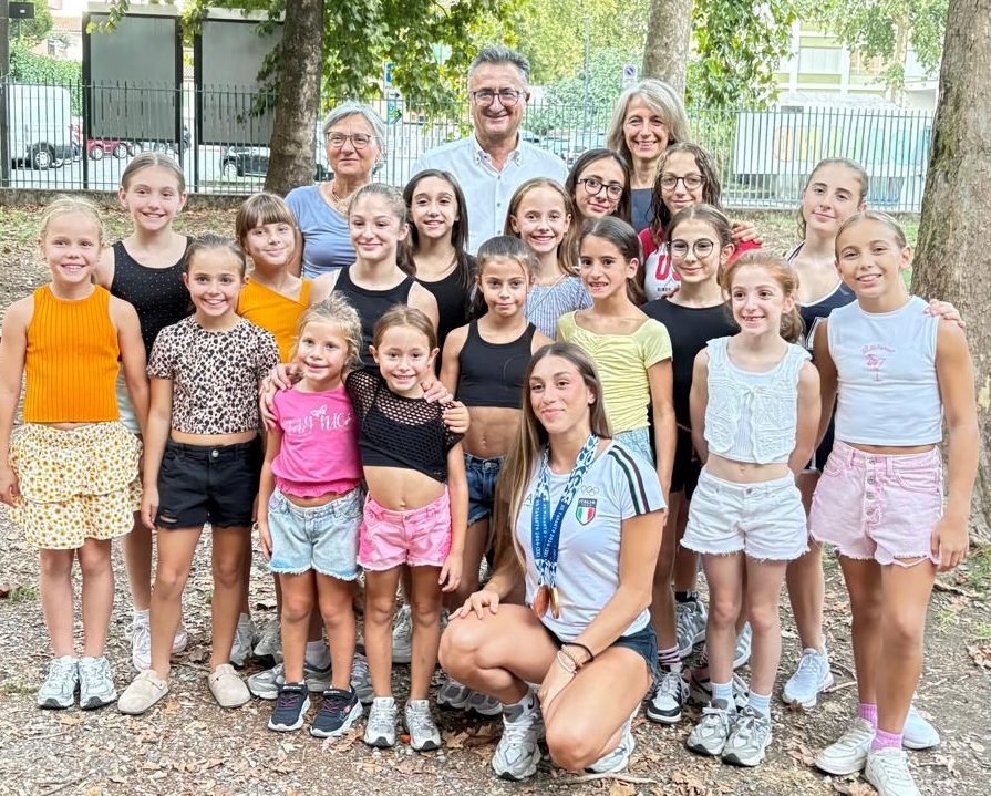 Un aperitivo a sorpresa per celebrare la campionessa di ritorno dai Giochi del Mediterraneo