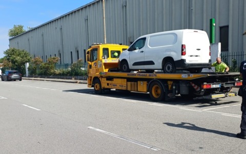 In giro su un furgone in leasing e mai riconsegnato: denunciato il conducente