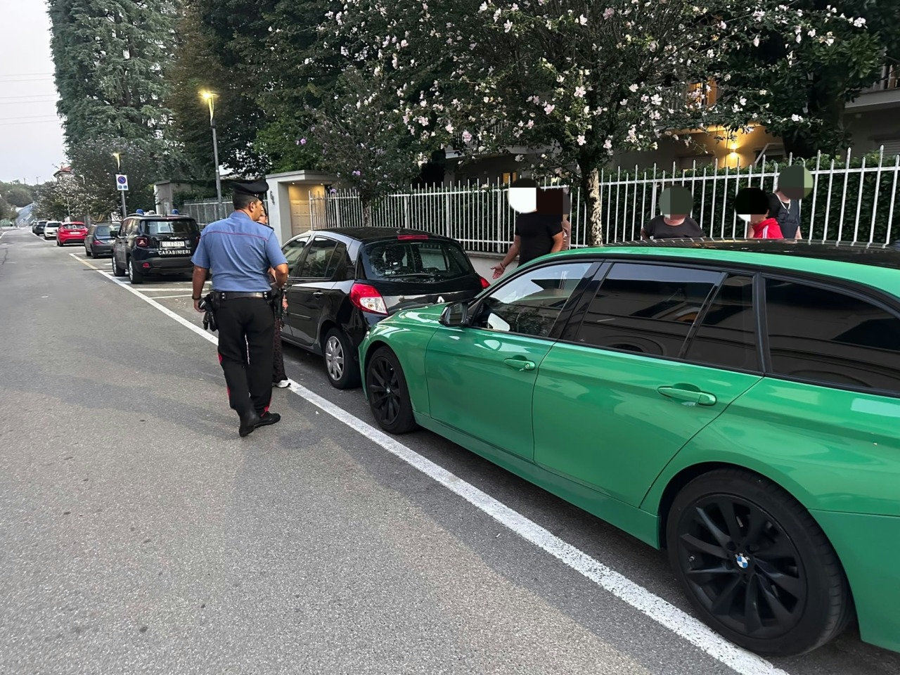 Lite dopo un incidente. Intervento dei Carabinieri per riportare la calma
