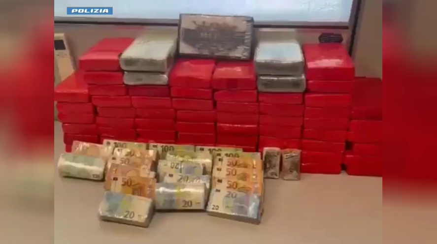 Trovato con 70 chili di droga e 170mila euro: arrestato spacciatore