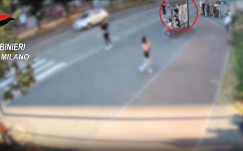 Violenta rapina a un minorenne con un machete: due arresti
