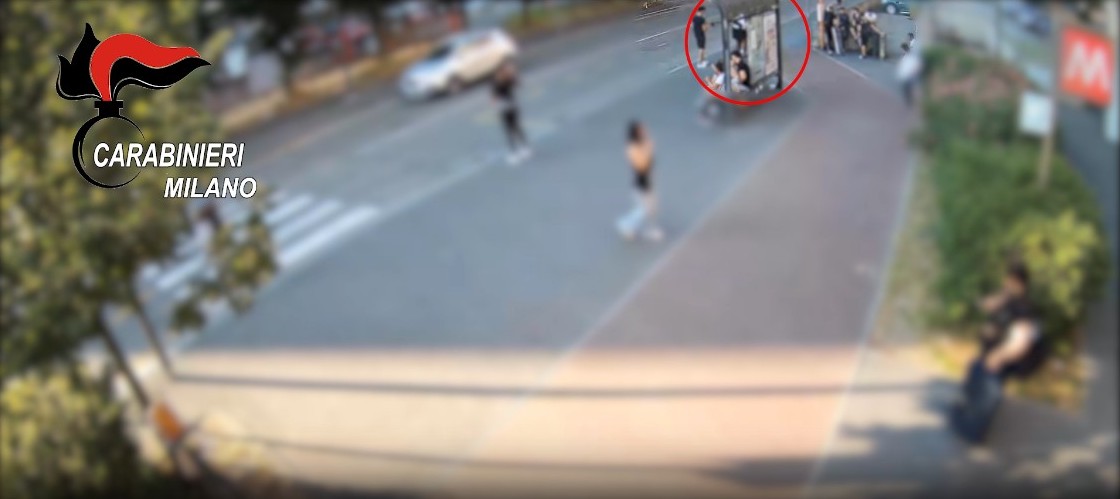 Violenta rapina a un minorenne con un machete: due arresti