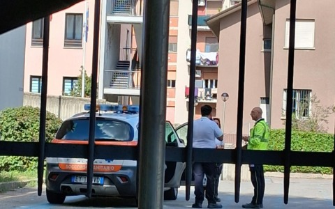 Spray al peperoncino a scuola, momenti di paura. Alunni intossicati