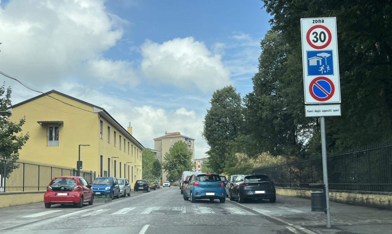 Addio porfido in due strade del centro: verrà sostituito con l’asfalto