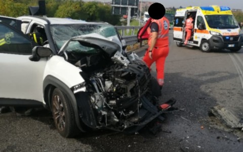 Frontale sulla Bretella della nuova Cassanese: ambulanza, pompieri e traffico in tilt
