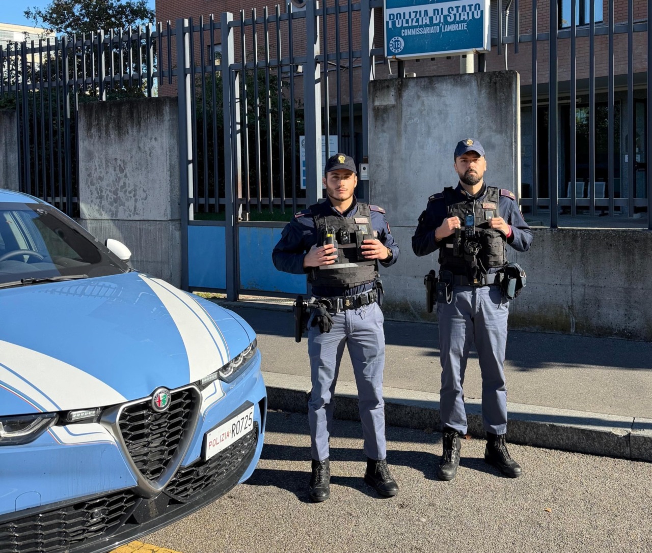 Anziana in arresto cardiaco, salvata dagli agenti di passaggio