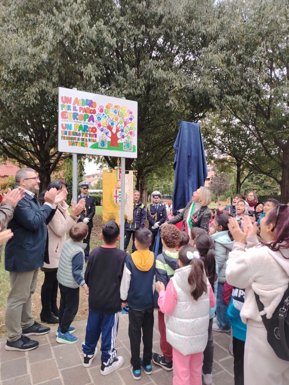I bimbi inaugurano il parco intitolato all’Europa