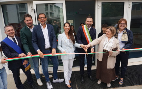 Inaugurata ufficialmente la nuova scuola secondaria Daniela Mauro, esempio di innovazione e modernità