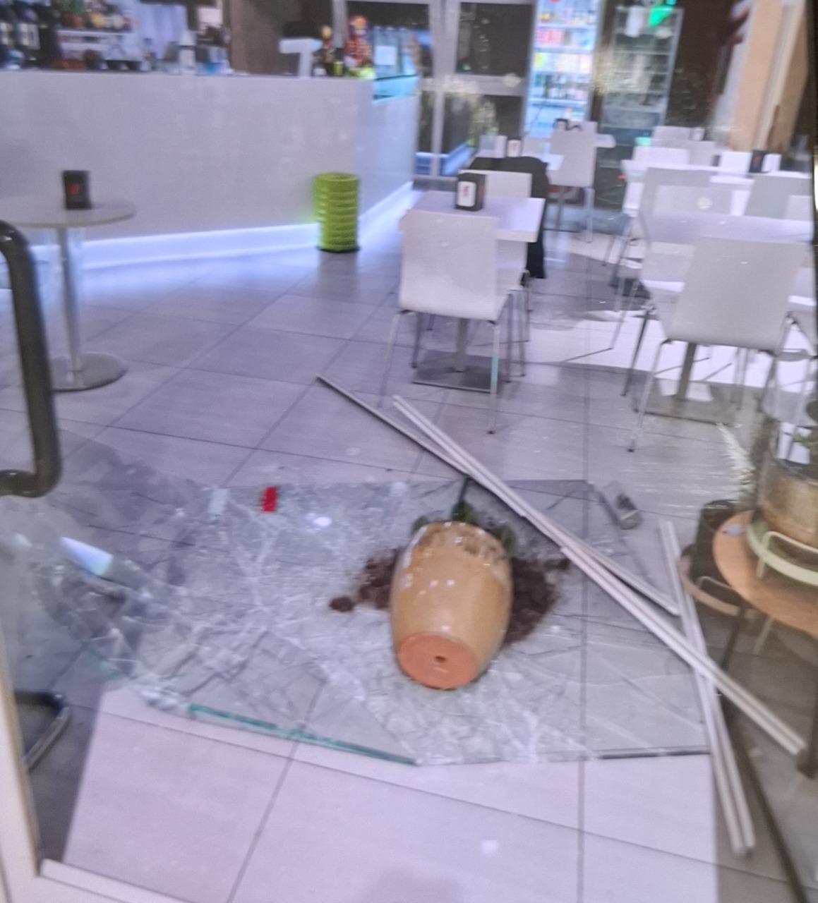Spaccata nella notte al Polo sanitario Don Maggioni: razzia nel bar e nella farmacia