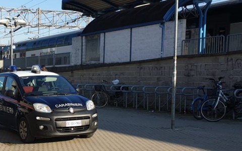Servizio antidroga dei Carabinieri in stazione: due minorenni finiscono al Beccaria