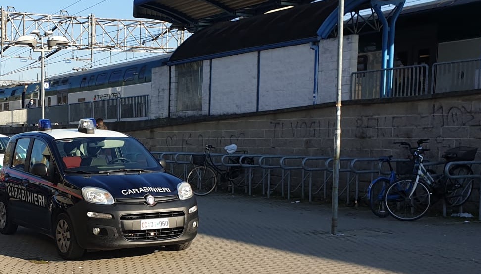 Servizio antidroga dei Carabinieri in stazione: due minorenni finiscono al Beccaria