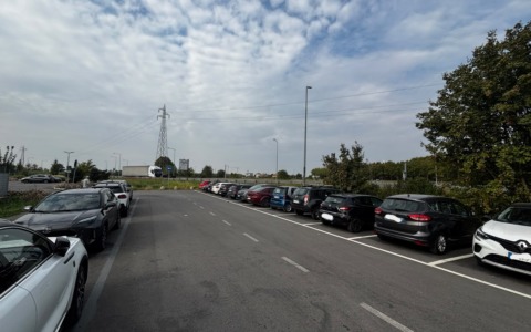 Completata la riqualificazione dei parcheggi nei pressi del centro medico: da 19 a 32 posti auto
