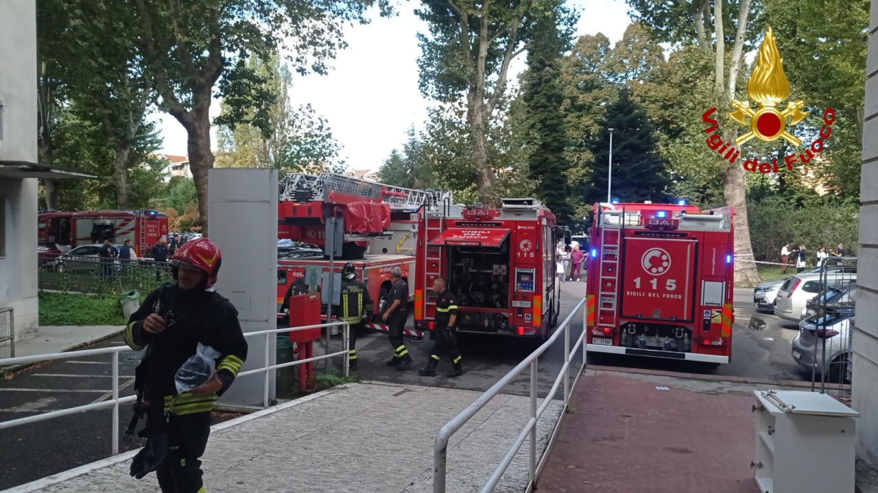 Fumo nel reparto di Ginecologia, intervengono i Vigili del Fuoco