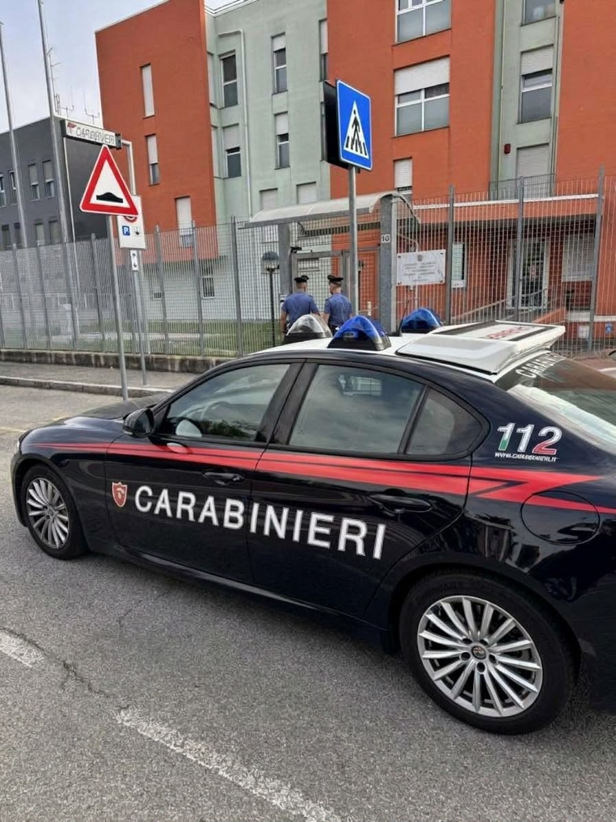 Folle inseguimento dal supermercato al Satellite: arrestato uno dei fuggitivi