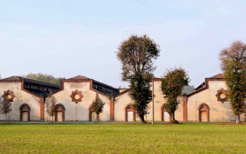 Onore al lavoro: L’attenzione agli spazi interni dell’architettura industriale a Produzioni ininterrotte